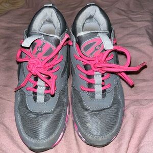 Heelys Gray Sneakers with Pink Laces Size 1